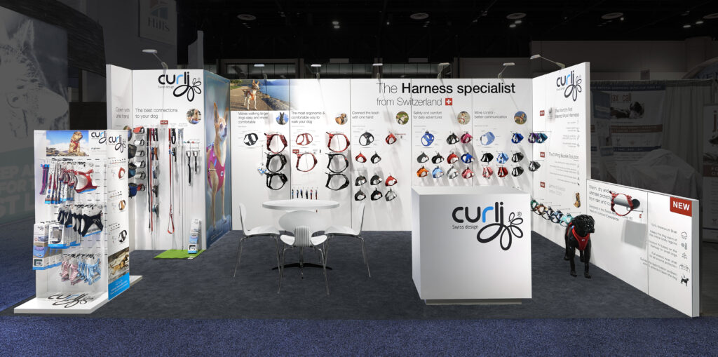 Curli event booth uses aluminum framing from Aluvision